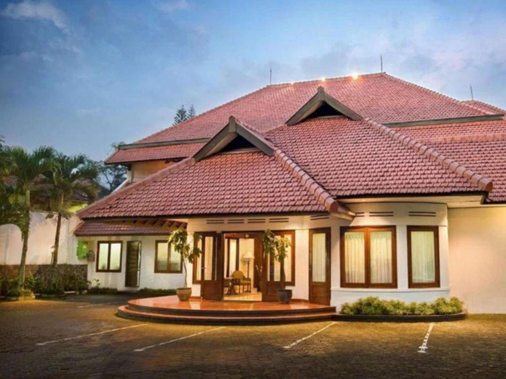 Paniisan Hotel Бандунг Экстерьер фото